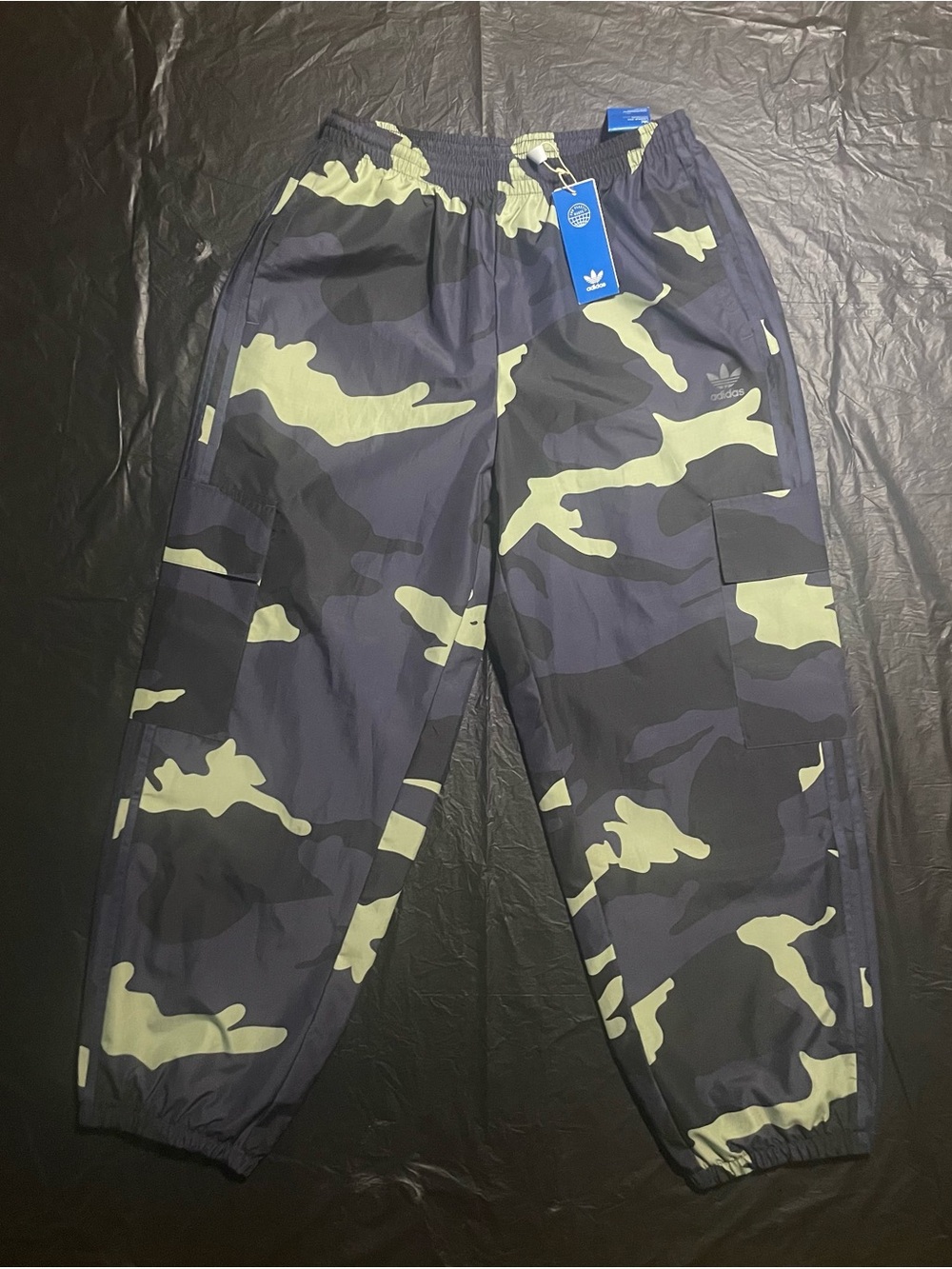 Adidas Originals Camo Cargo Nylon Jogger Pants Men’s Medium New With Tags